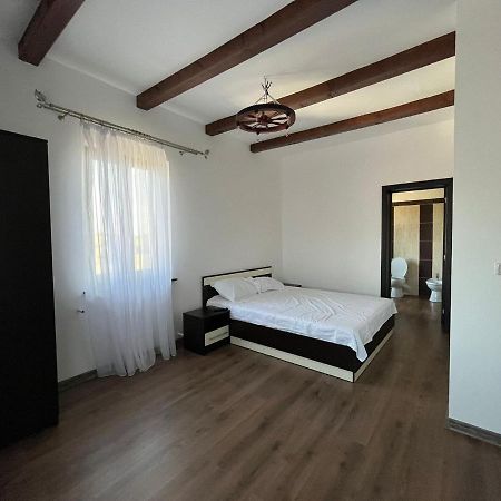 Pensiunea La Conac Bîrlad Exterior foto